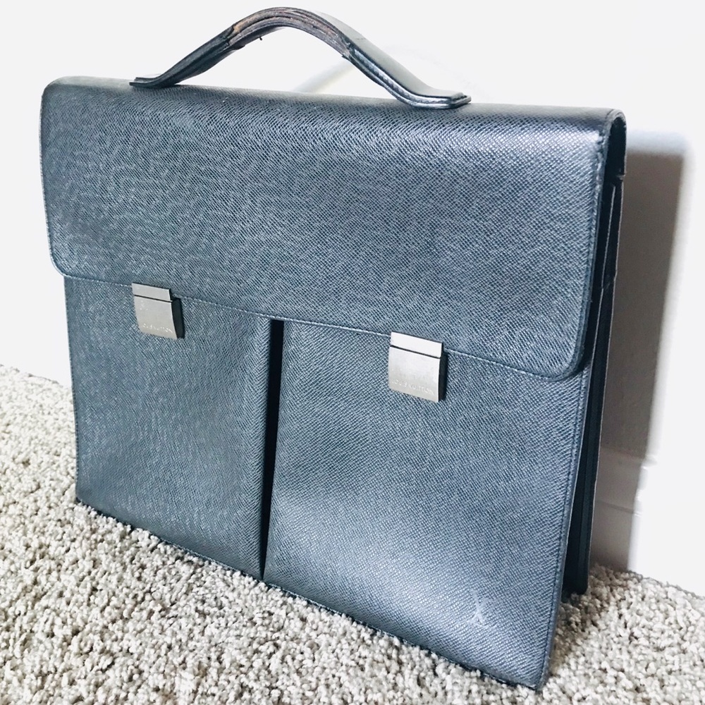 LOUIS VUITTON Khazan Taïga Briefcase